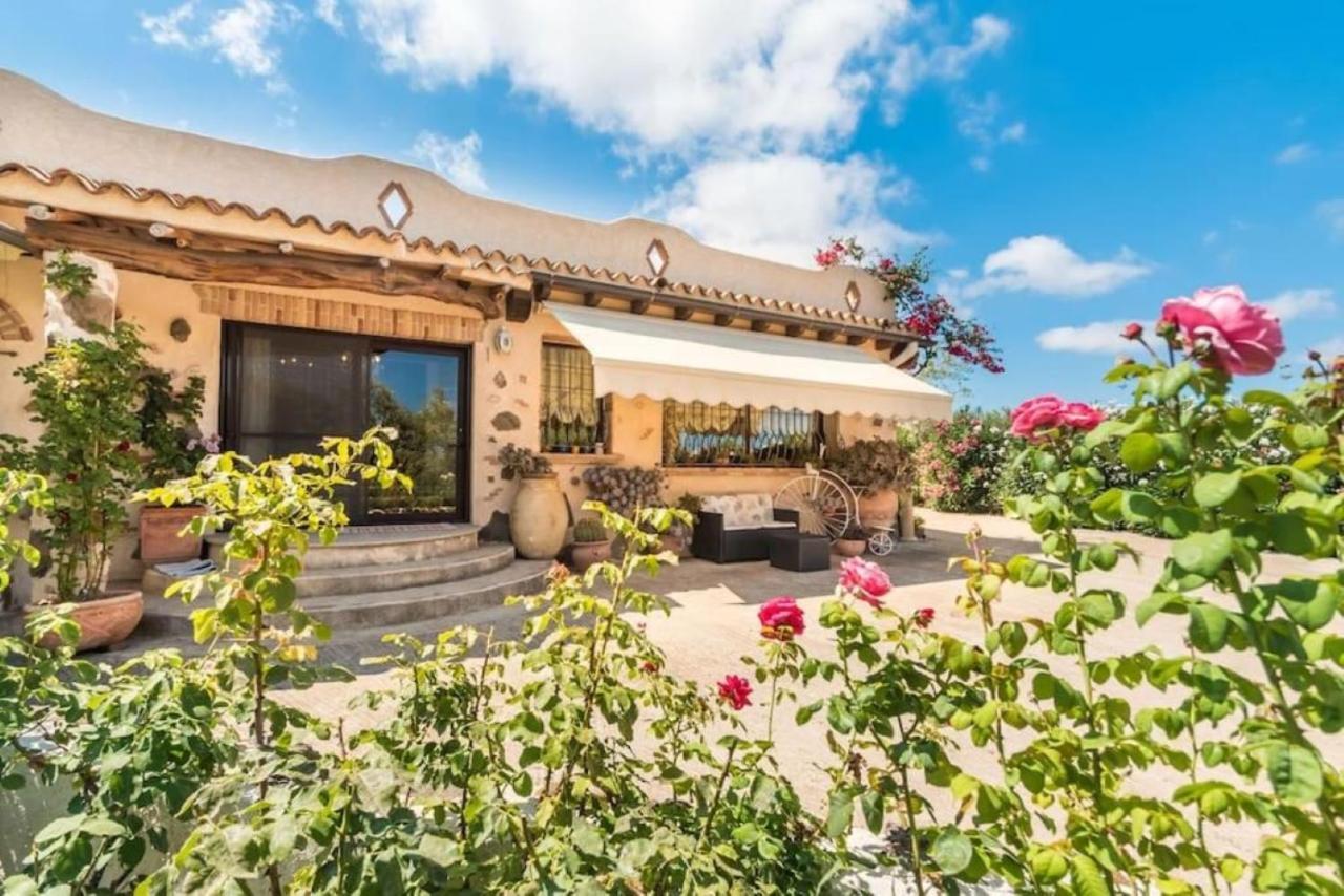 Villa Con Immenso Giardino Orosei Bagian luar foto