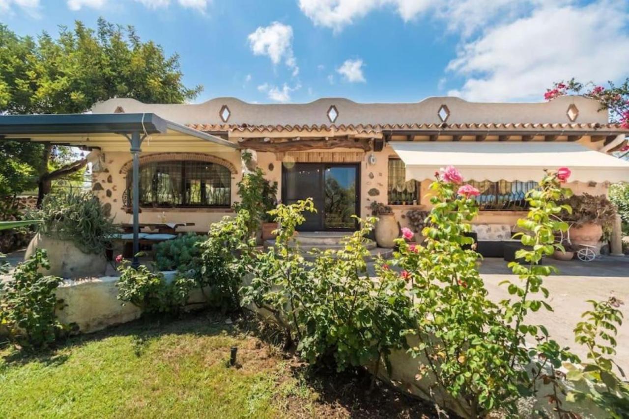 Villa Con Immenso Giardino Orosei Bagian luar foto