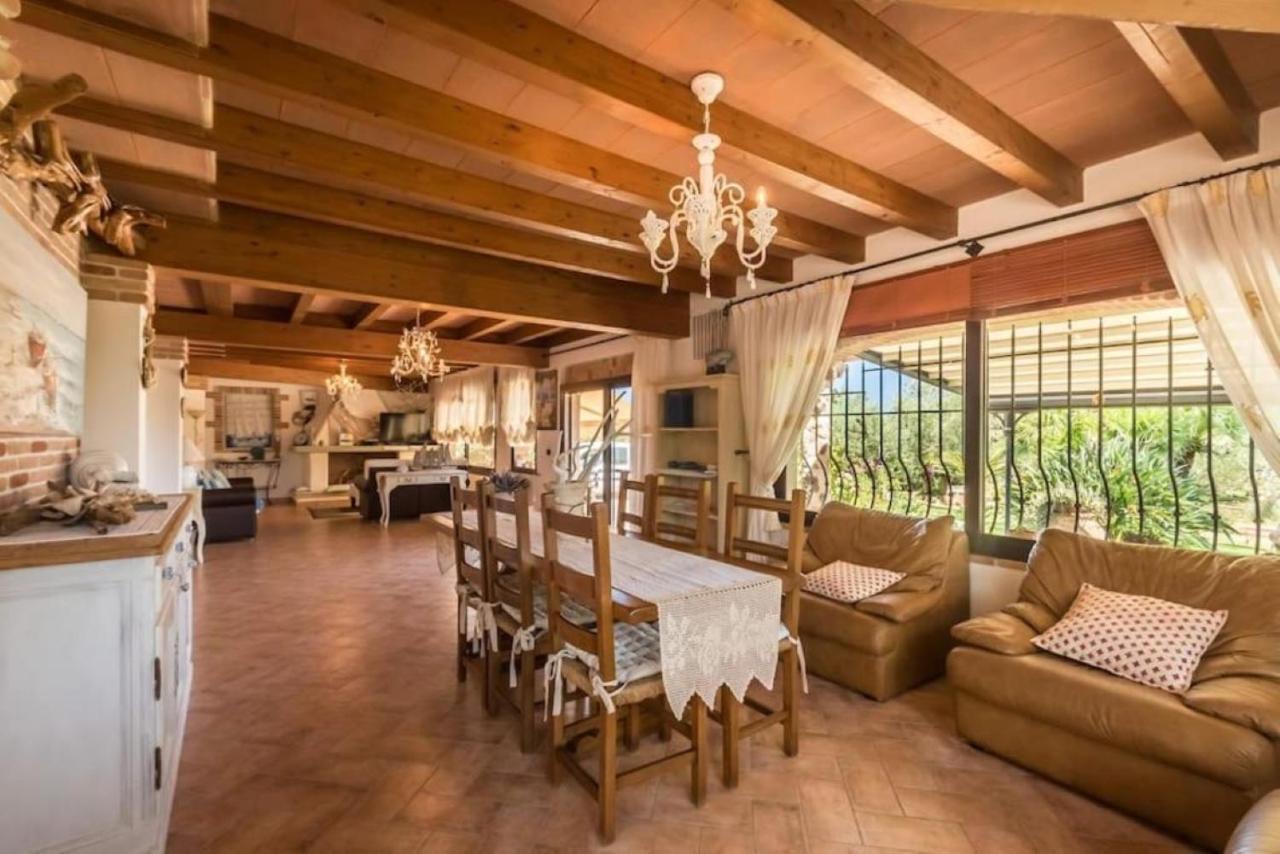 Villa Con Immenso Giardino Orosei Bagian luar foto